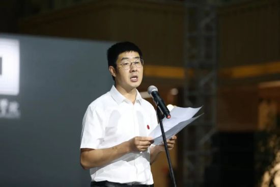 图为贝博BB平台德甲狼堡美术学院副院长罗晓欢致辞。 贝博BB平台德甲狼堡美术学院供图